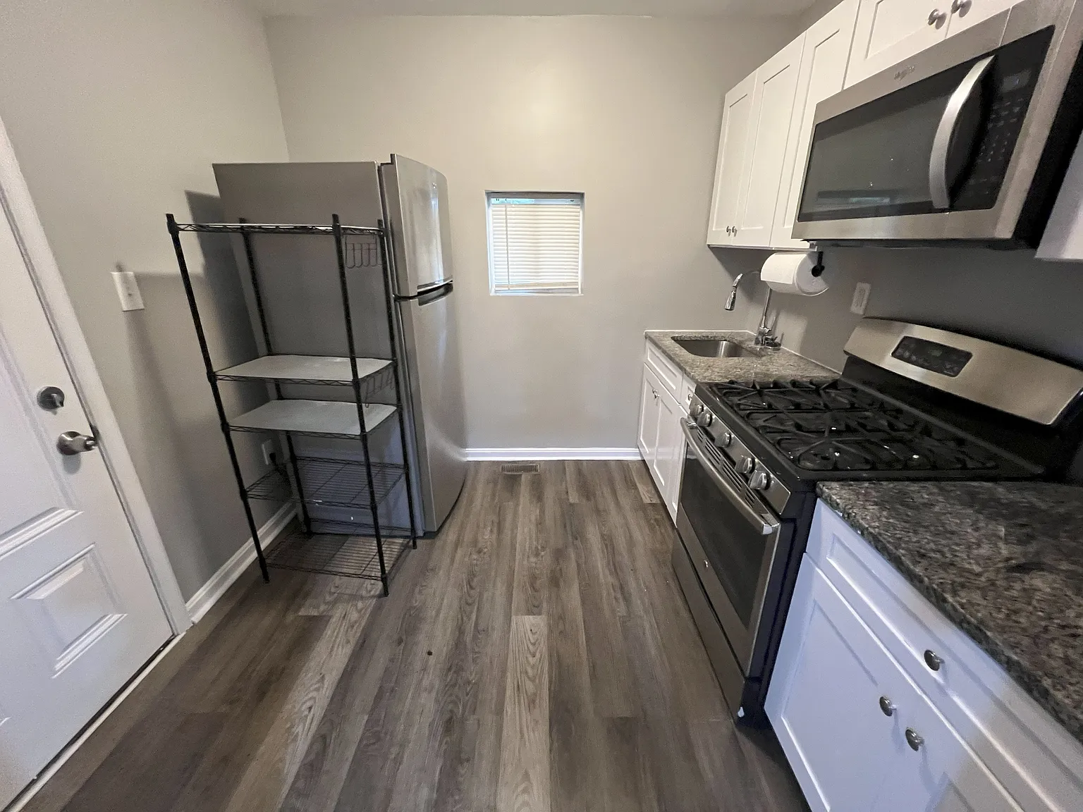 1 bed, 600 sqft, $1,300 — Photo 3