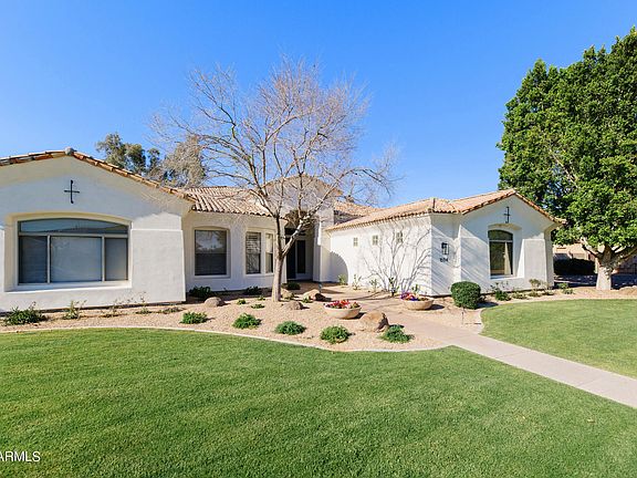 3rd image of 1594 W YELLOWSTONE Way