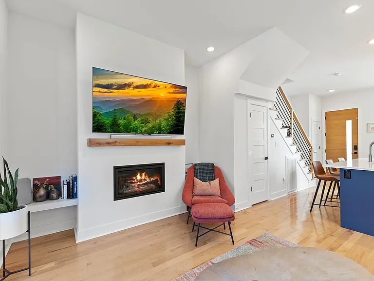 604 Velma Hopkins Ln — Photo 14