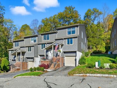 3 Mountain Ridge Rd, Bloomingdale, NJ, 07403