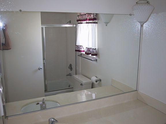 4th image of 6537 Newlin Ave #E