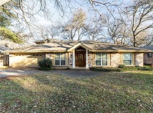 2301 Brookside Dr, Arlington, TX 76012