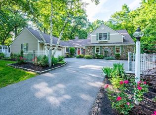 870 Great Pond Rd, North Andover, MA 01845
