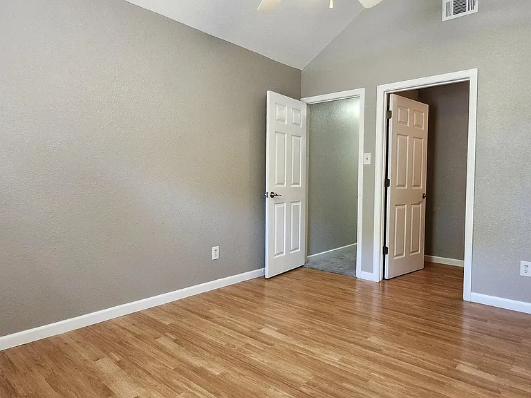 1608 Hunt St — Photo 10