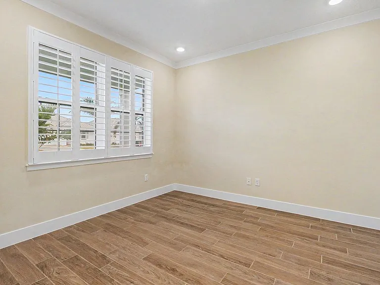 726 Clearwater Ave — Photo 8