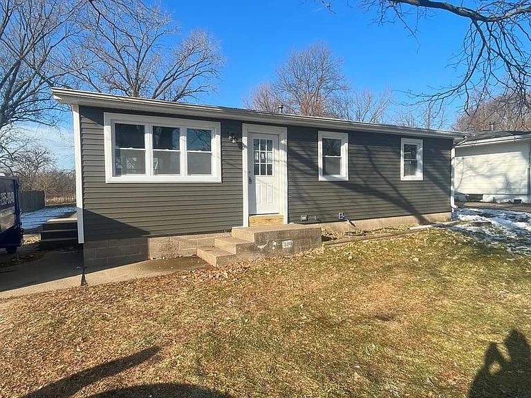 3210 N Marquette St — Photo 1