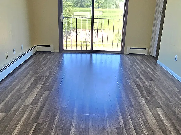 67 Fairview Ave #2R — Photo 7