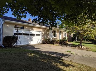 9997 11 Mile Rd, Ceresco, MI 49033