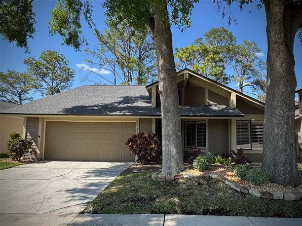 14678 Village Glen Cir, Tampa, FL 33618