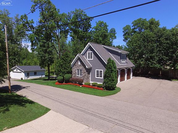 3rd image of 12150 Mantawauka Dr