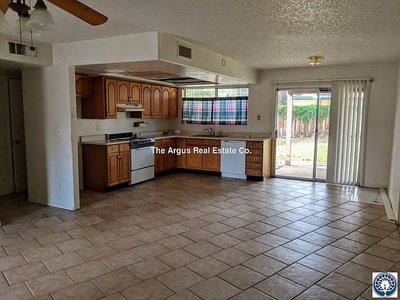 3rd image of 4114 W Poinsettia Dr