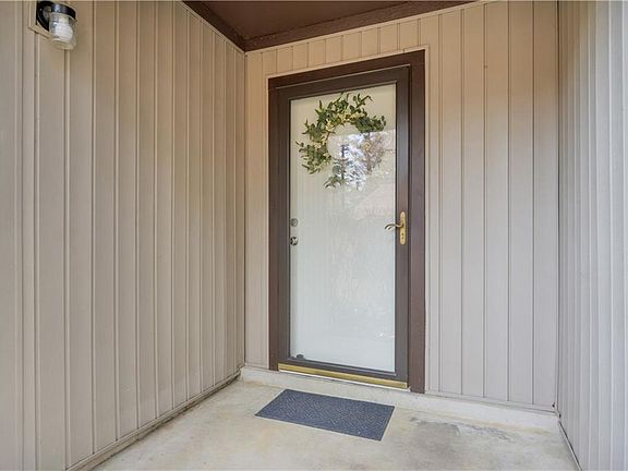 3rd image of 11 Spring W