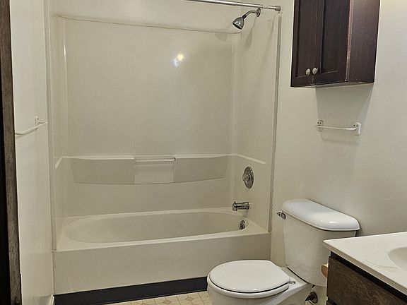 5th image of 526 Connell Ave #1/2
