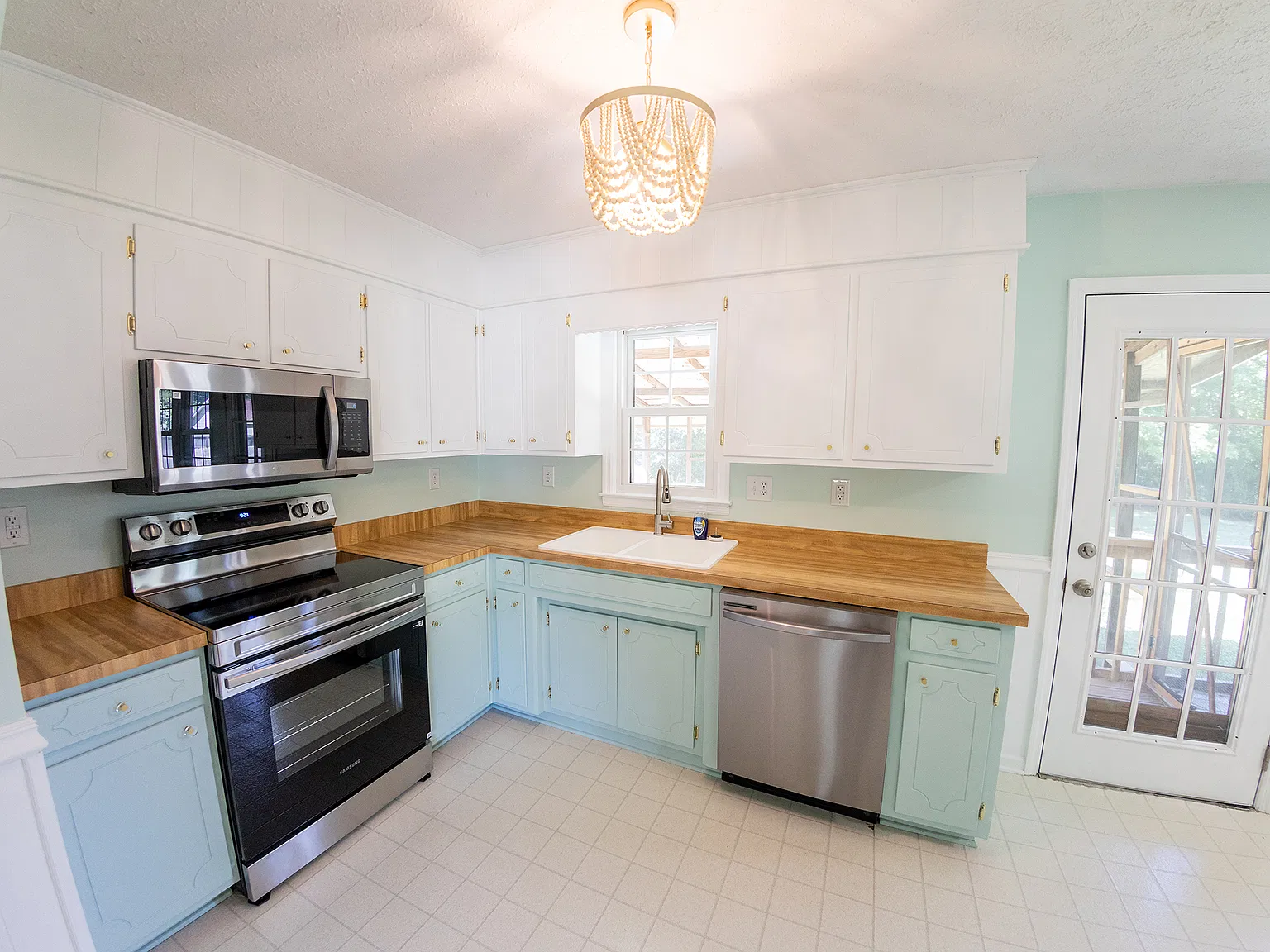 3 bed, 1176 sqft, $1,775 — Photo 2