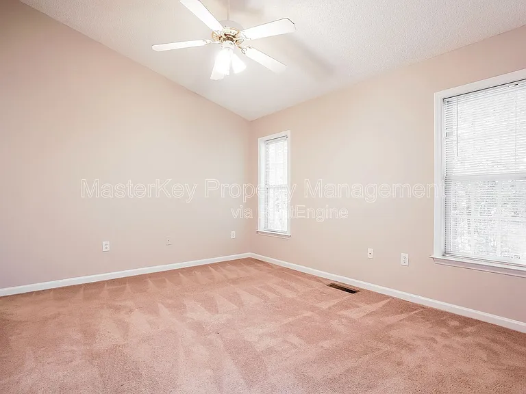 317 Cross Hill Ln — Photo 13