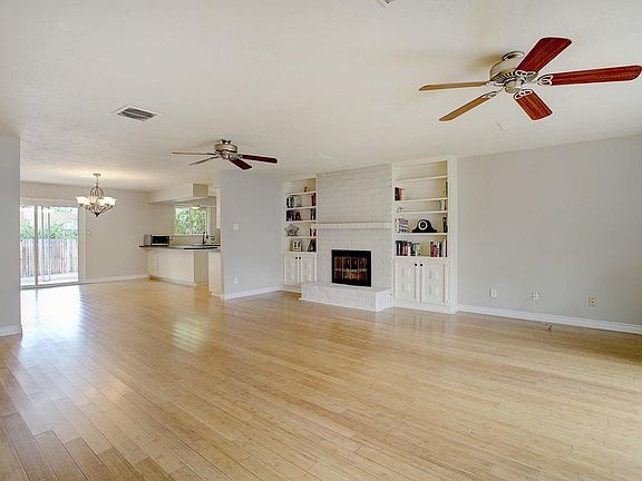 2nd image of 6520 Cathy Ave NE