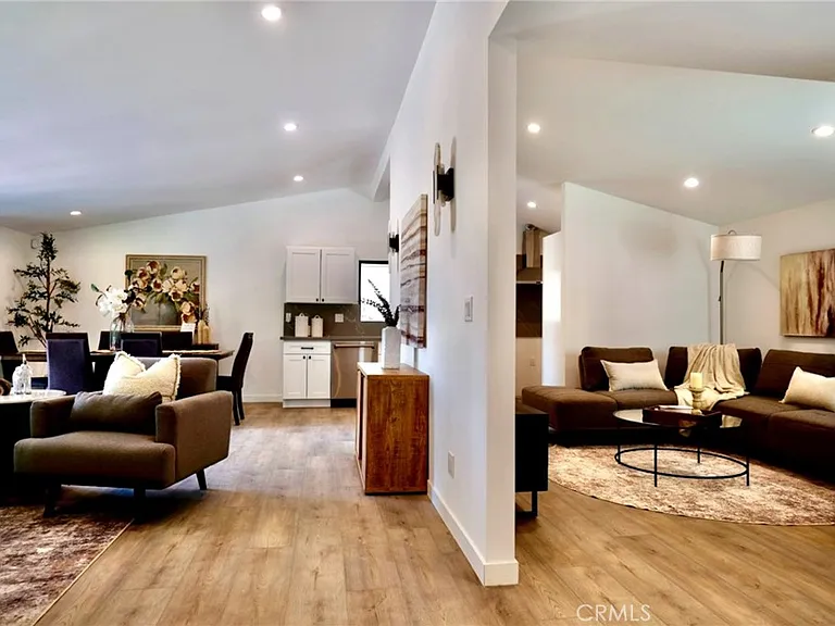 5703 McDonie Ave — Photo 7