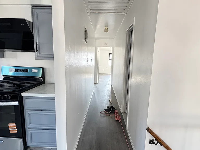 98 Logan Ave #2A — Photo 8