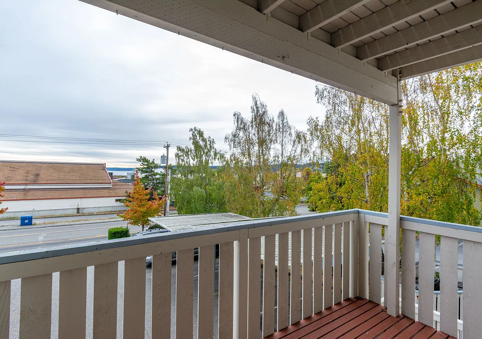 2 Bedroom Pet Friendly Condo — Photo 2