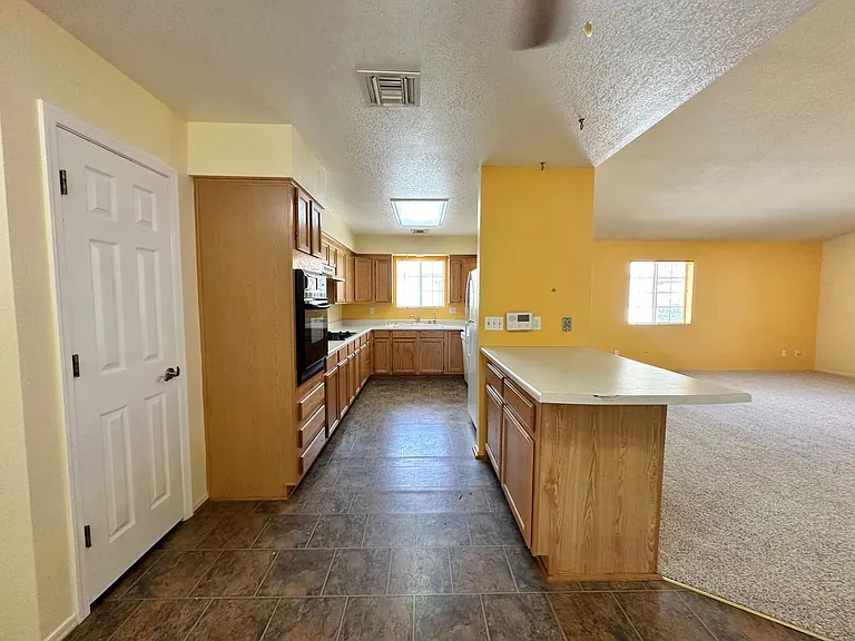 3905 Raymond Ave — Photo 13