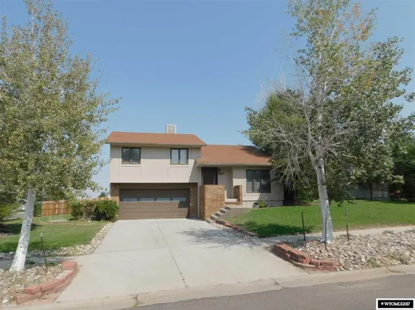 3820 Eagle Dr, Casper, WY 82604