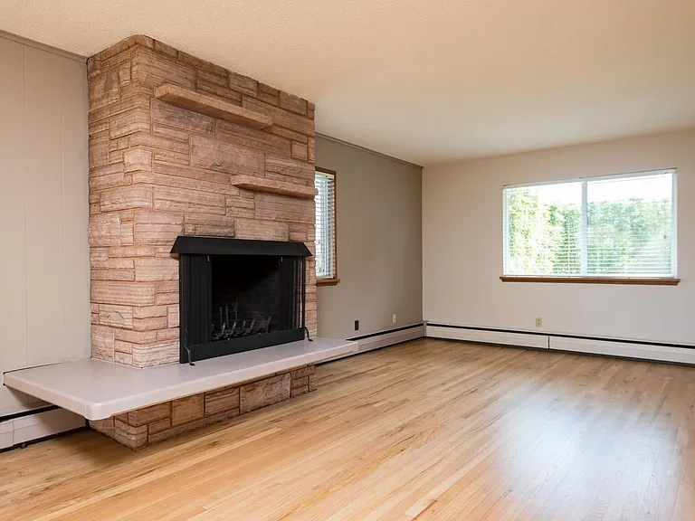2504 N Rosa Parks Way — Photo 23