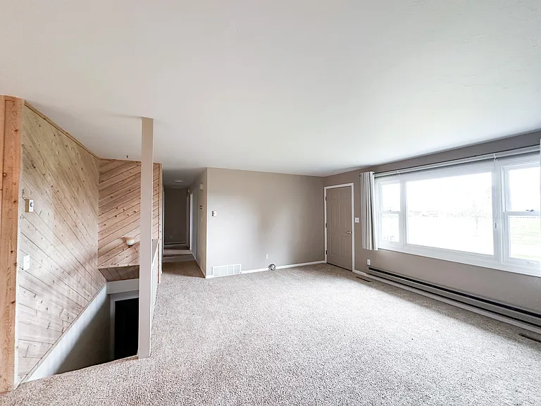 5706 Shannon Ct — Photo 4