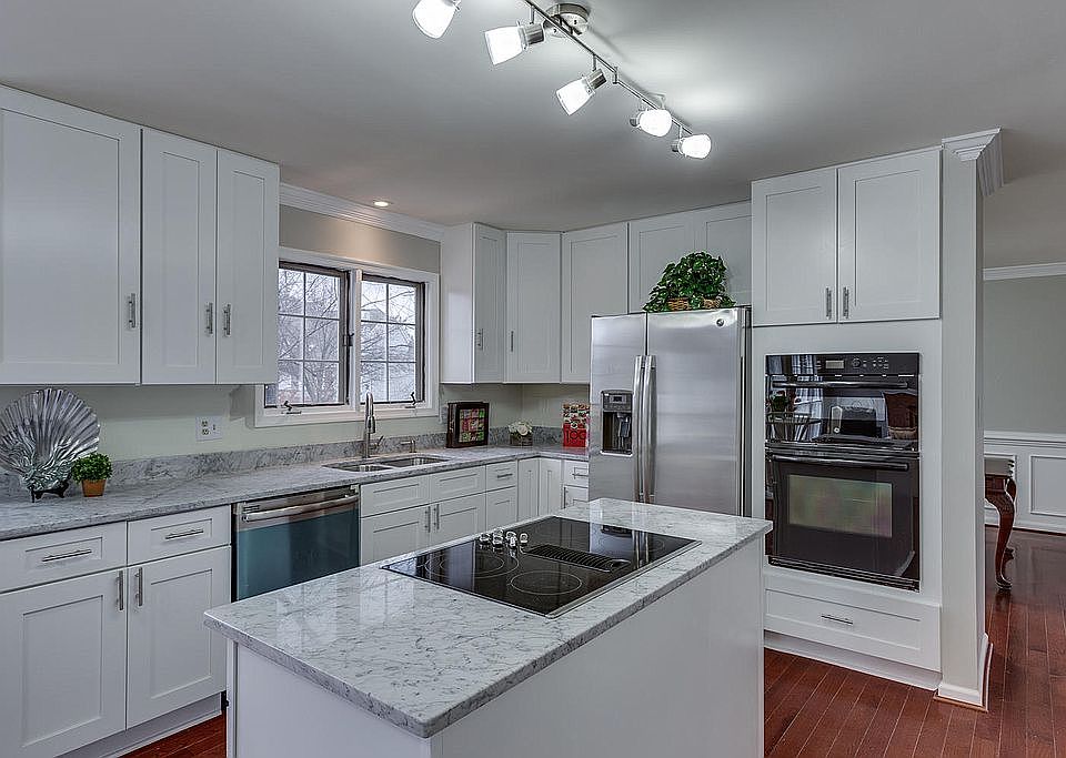 2nd image of 1400 Rainbow Ct