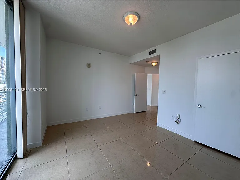 1111 SW 1st Ave #1525 — Photo 12