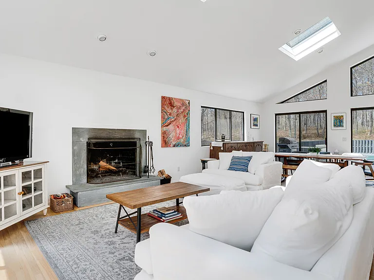 16 Red Fox Ln — Photo 4