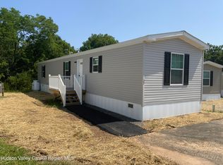 1154 Us-9 #27, Hudson, NY 12534