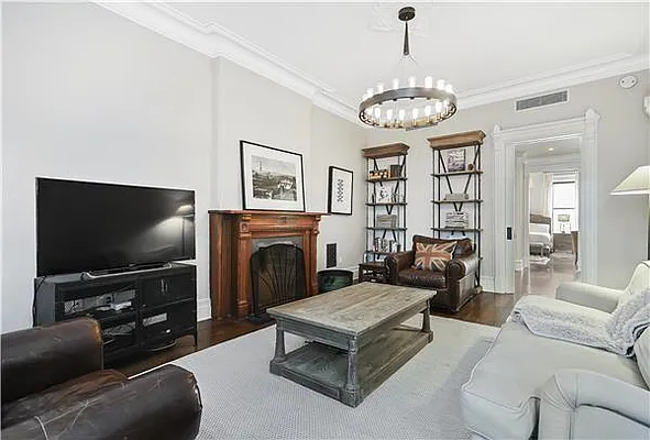 Rented by Avenue Sotheby's International Realty | media 28