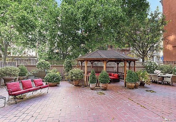 3rd image of 315 E 72nd St #1KJ