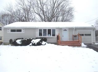 205 Wadsworth Rd, North Syracuse, NY 13212