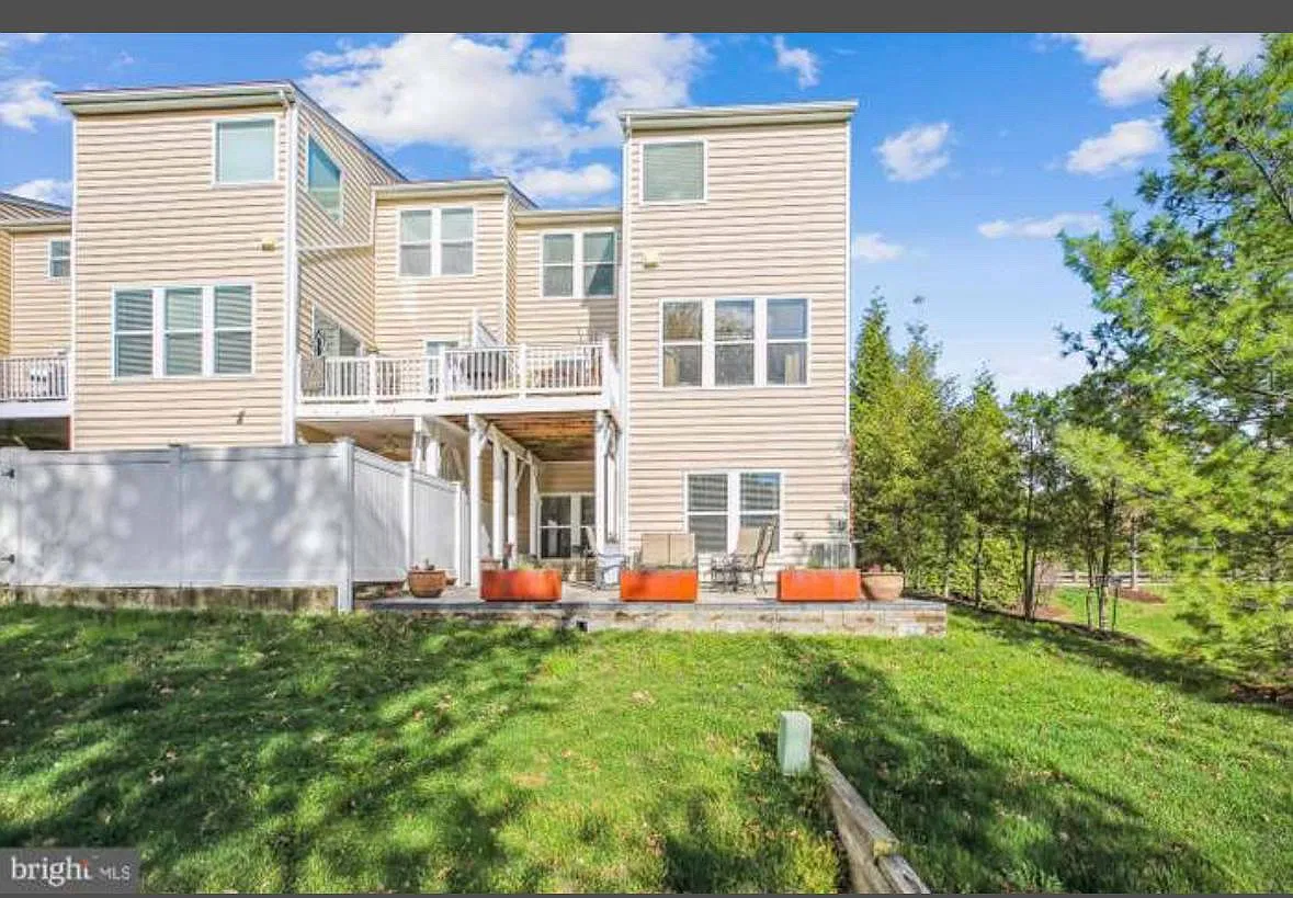 Studio, 800 sqft, $1,550 — Photo 4