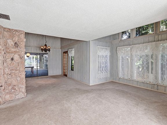 4th image of 596 Greenwood Drive