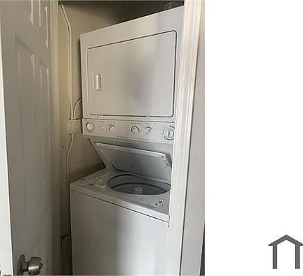 3rd image of 1241 N Ashland Ave