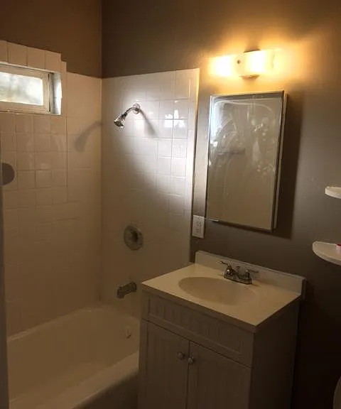 3425 Fairmount Blvd #4 — Photo 16