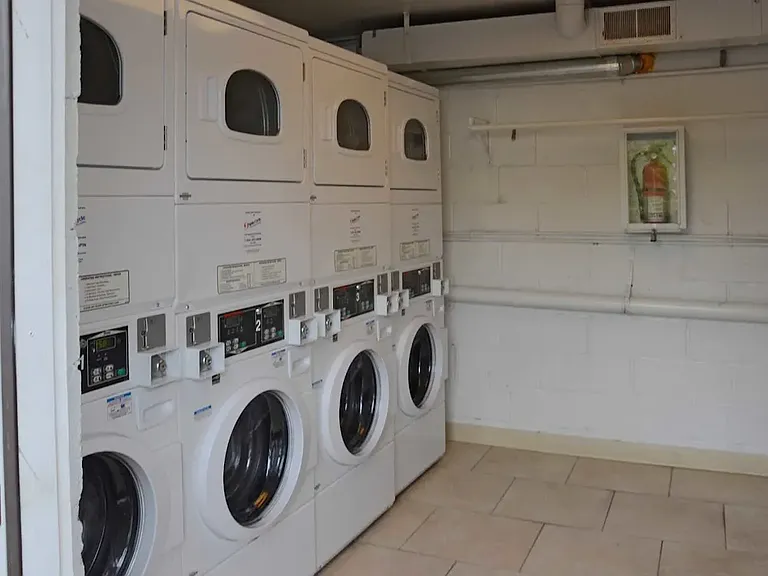 Towne Oaks Apartments — Photo 7