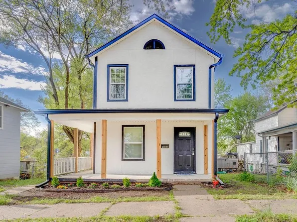 407 Olive St, Leavenworth, KS 66048