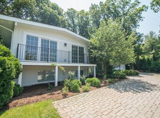 11829 Falls Rd, Potomac, MD 20854