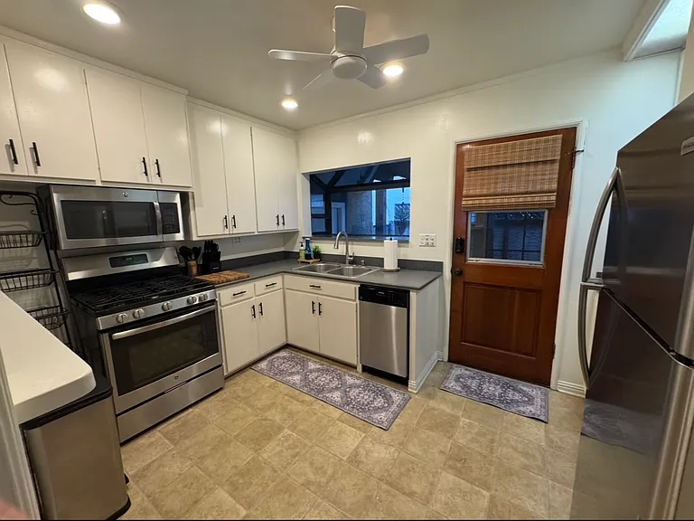 10126 Colwell Dr — Photo 4