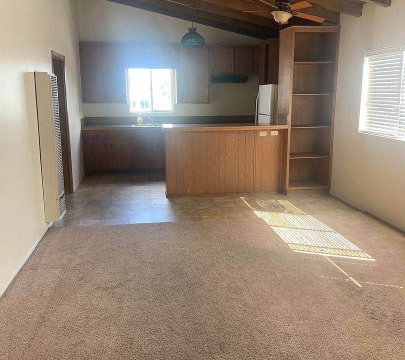 2nd image of 4955 W Point Loma Blvd #3