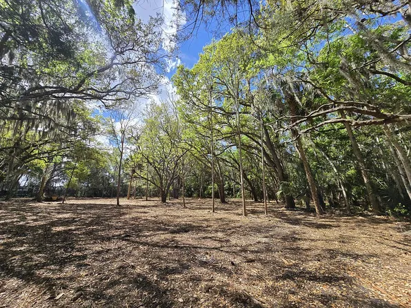 2820 Regent Cres, South Daytona, FL 32119