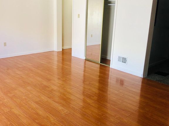 2nd image of 1522 Van Dyke Ave