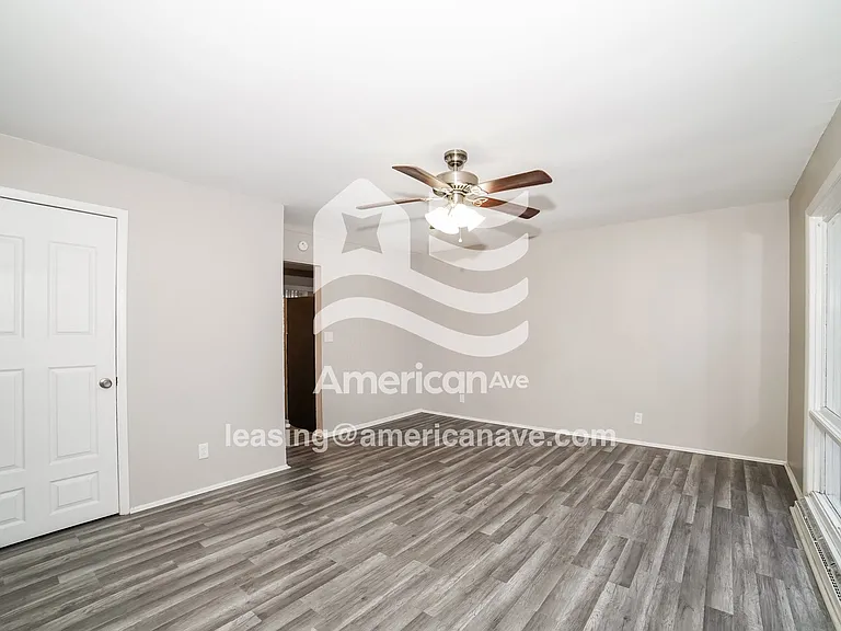 993692_003_living_room_13481053.jpg