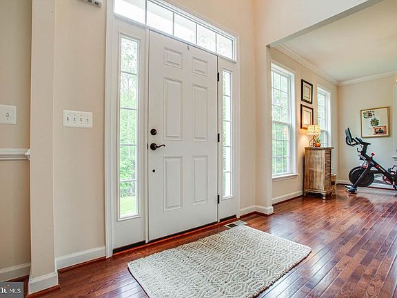 3rd image of 8806 General Griffins Ct