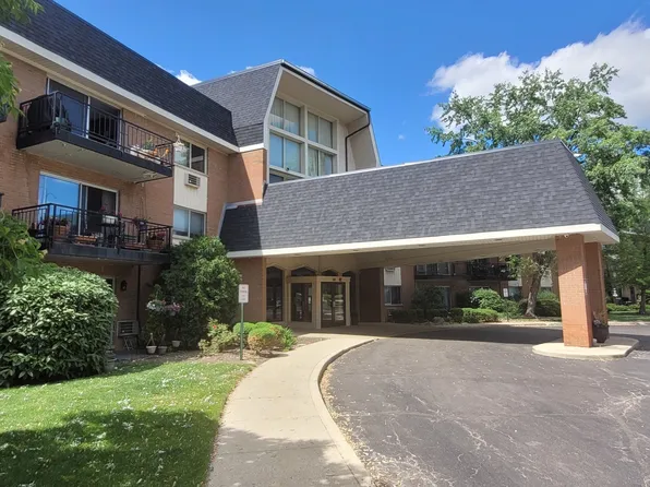 1188 Royal Glen Dr APT 211, Glen Ellyn, IL 60137