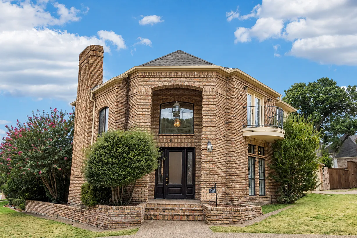4 bed, 2.5 bath, 3327 sqft, $9,947 — Photo 1