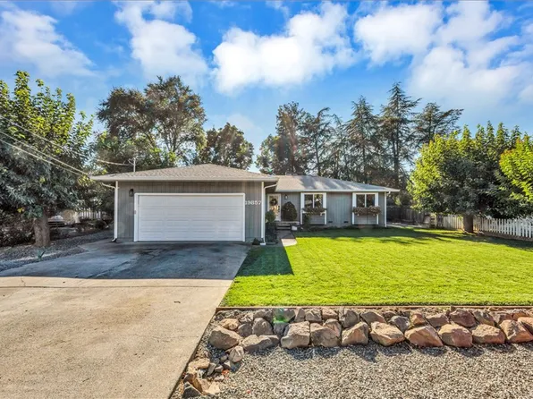 19857 Mountain Mdw N, Hidden Valley Lake, CA 95467